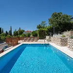 Nyaraló Perla By Interhome Selce