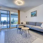 Nyaraló Perla By Interhome Selce